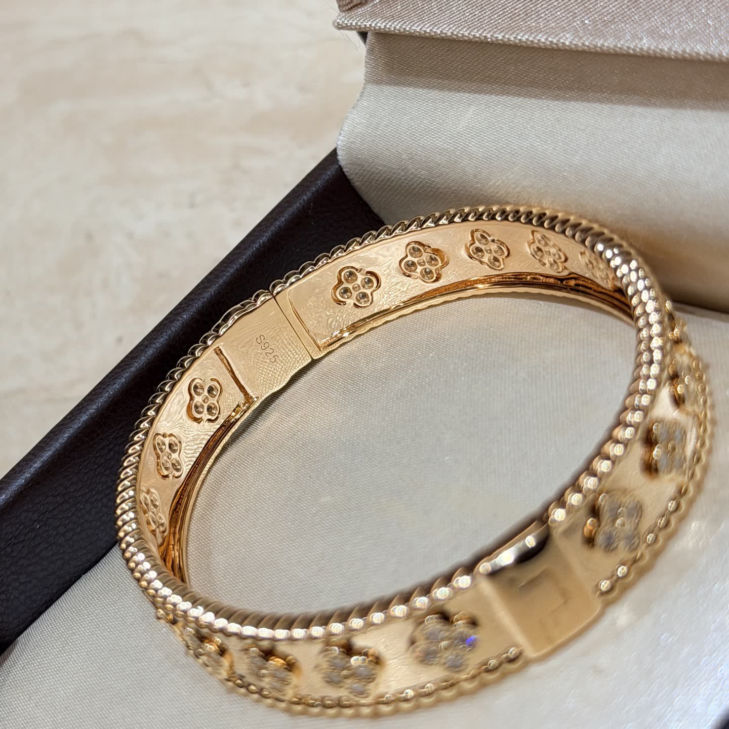 Van Cleef & Arpels Vintage Alhambra Gold Bangle Bracelet